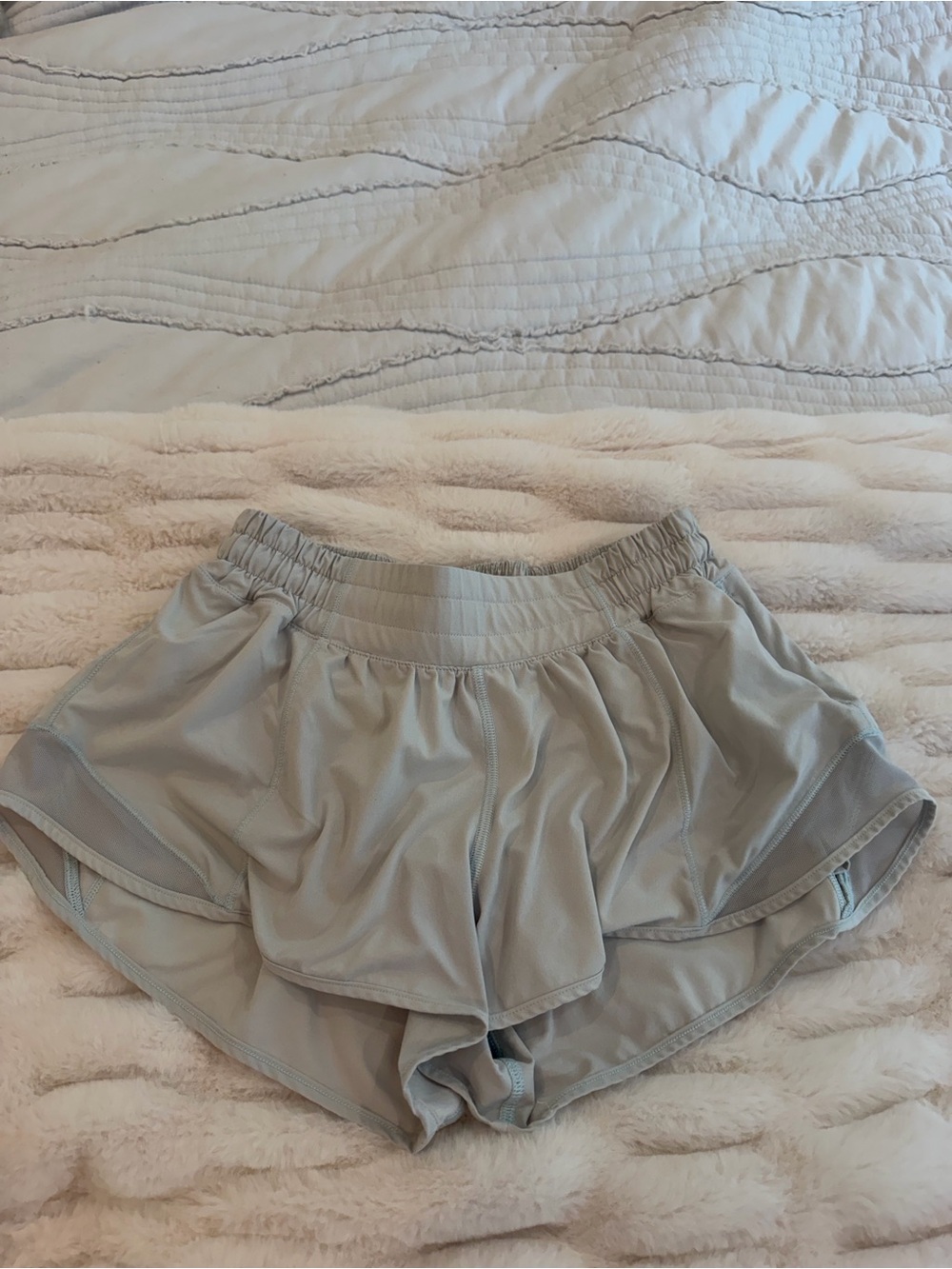 Lululemon Hotty Hot Low-Rise Lined Short 2.5”